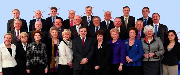 Inaugural meeting of the Czech Presidency with the EC La última foto de familia, desfasada desde hace unos meses, con los comisarios que seguirán.